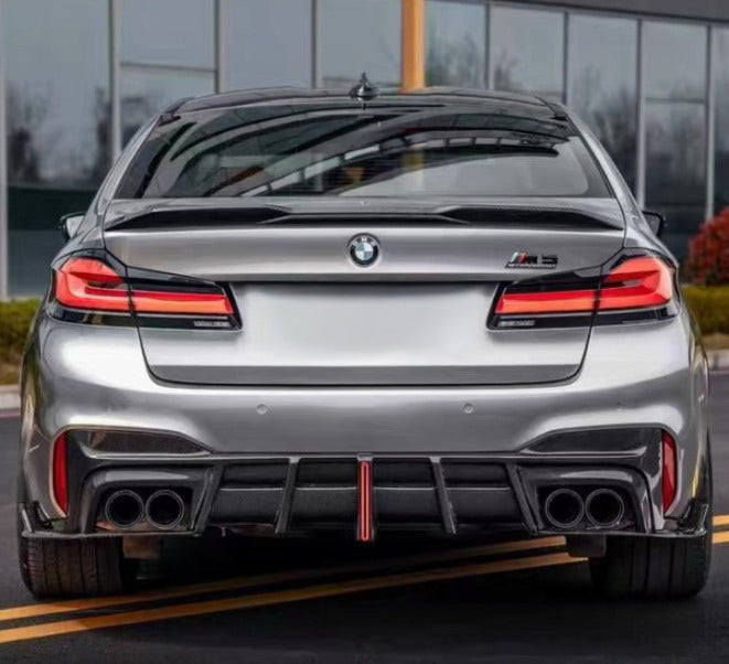 Carbonheld Carbon Heckdiffusor mit LED-Bremslicht – BMW M5 (F90)