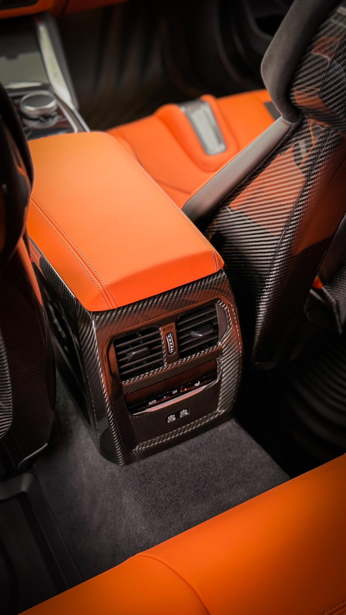 Carbonheld Carbon Mittelkonsole – BMW M2 (G87) / M3 (G80) / M4 (G82) / 2er Coupé (G42) / 3er (G20) / 4er (G22)