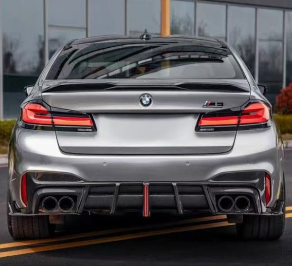 Carbonheld Carbon Heckdiffusor mit LED-Bremslicht – BMW M5 (F90)