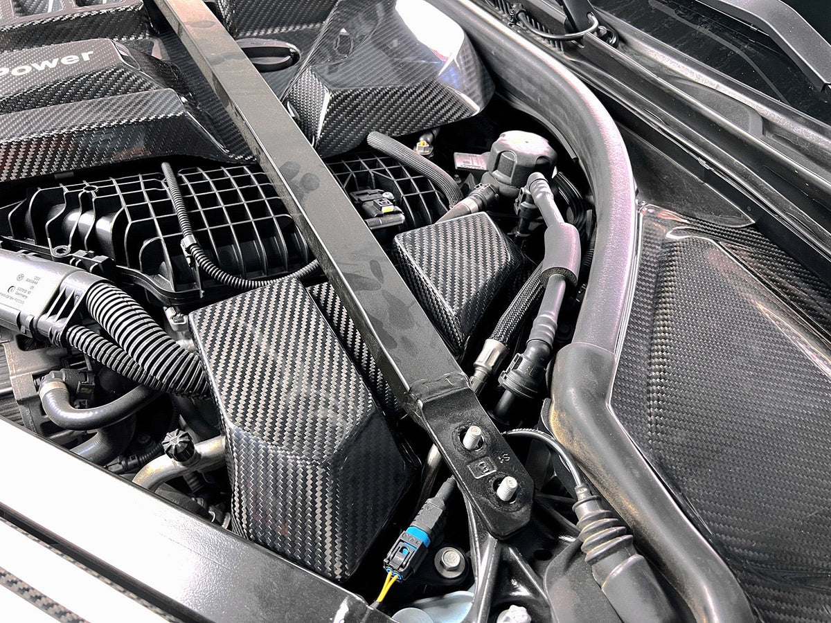 Carbonheld Carbon Elektrik-Abdeckung Motorraum – BMW M3 (G80) / M4 (G82)