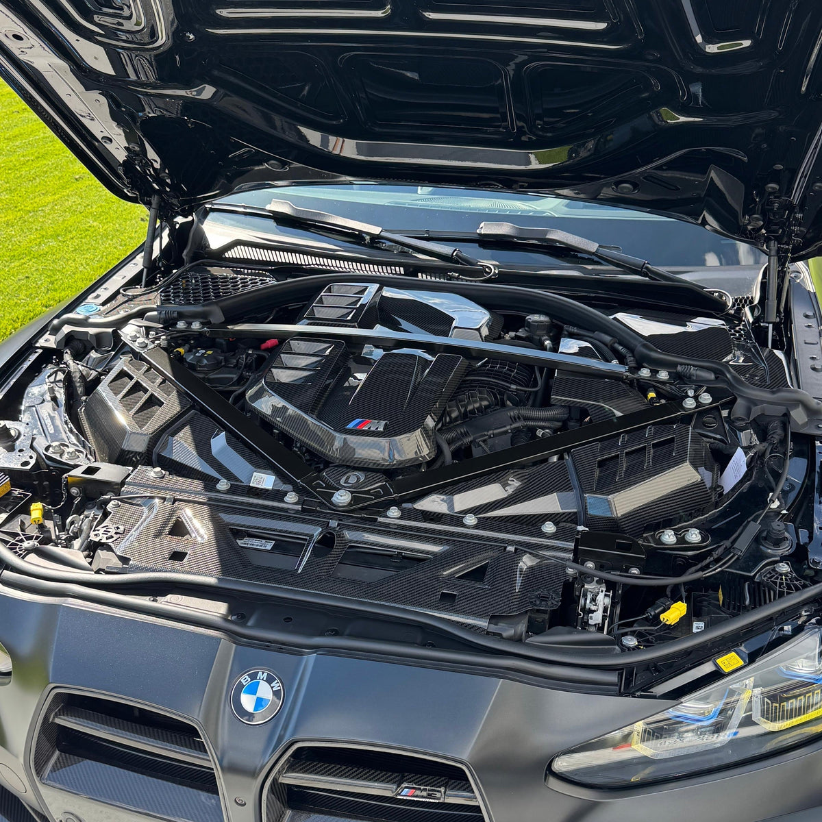 Carbonheld Carbon Motorabdeckung – BMW M3 (G80/G81) / M4 (G82/G83)