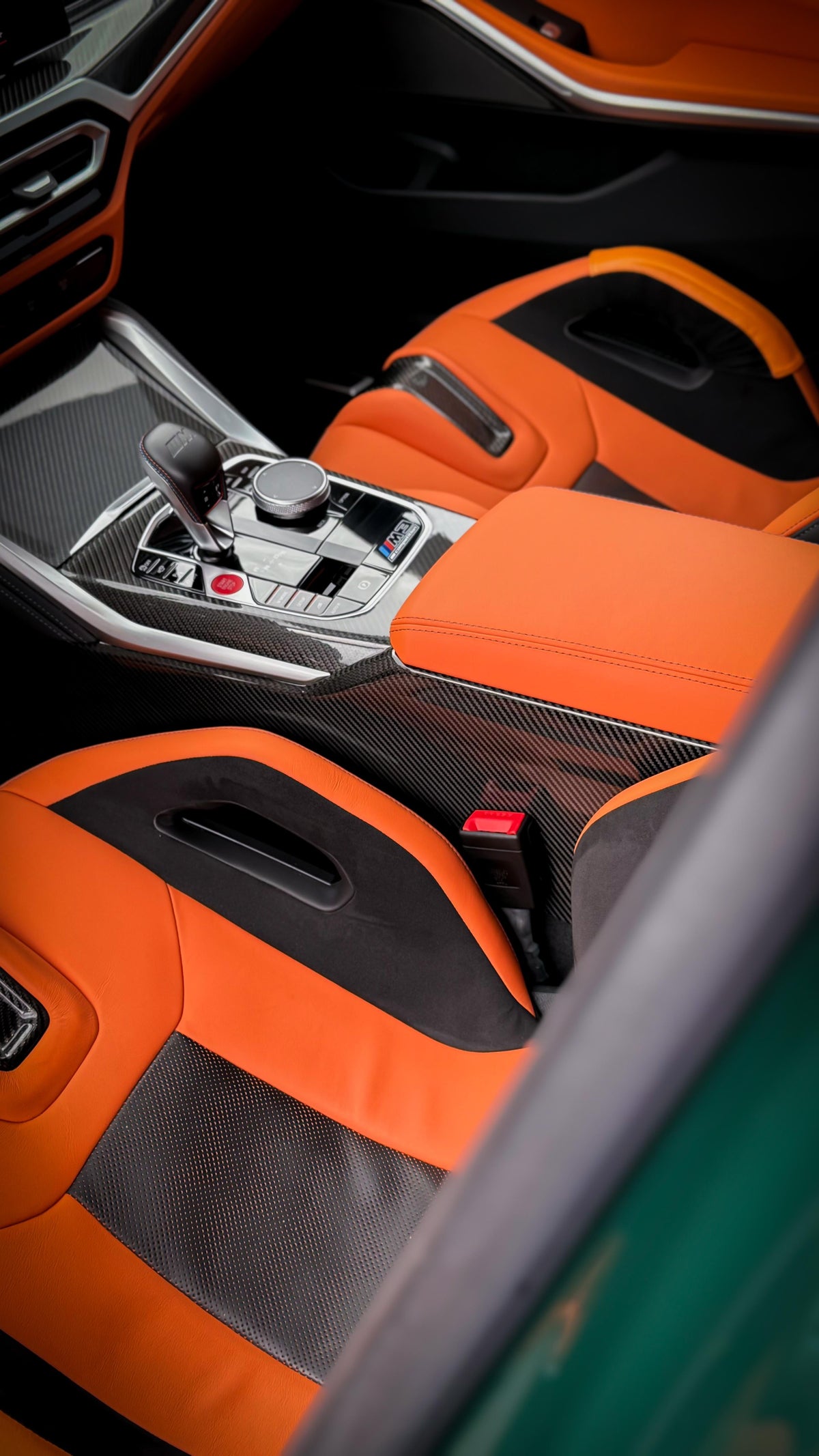 Carbonheld Carbon Mittelkonsole – BMW M2 (G87) / M3 (G80) / M4 (G82) / 2er Coupé (G42) / 3er (G20) / 4er (G22)