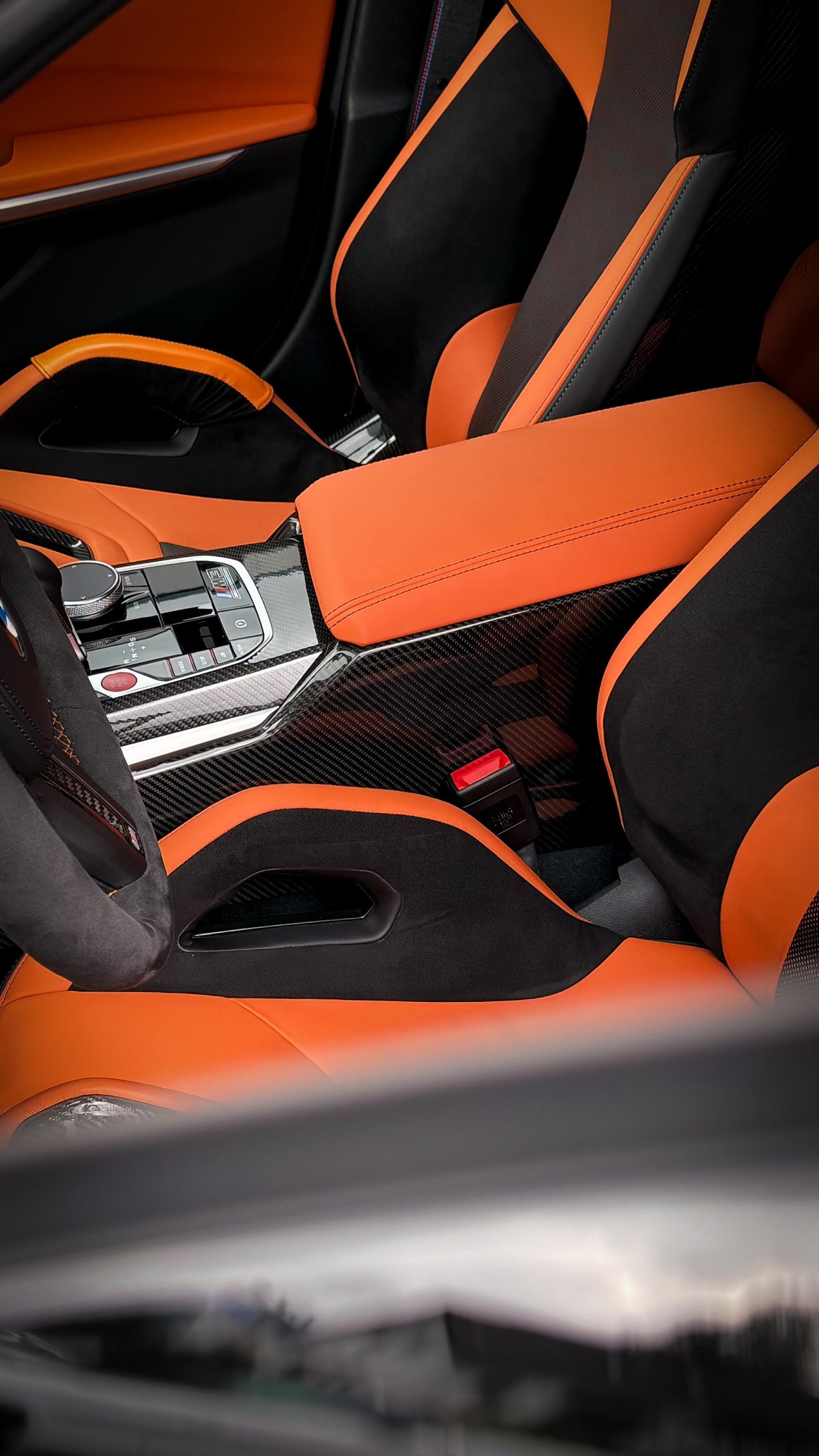 Carbonheld Carbon Mittelkonsole – BMW M2 (G87) / M3 (G80) / M4 (G82) / 2er Coupé (G42) / 3er (G20) / 4er (G22)