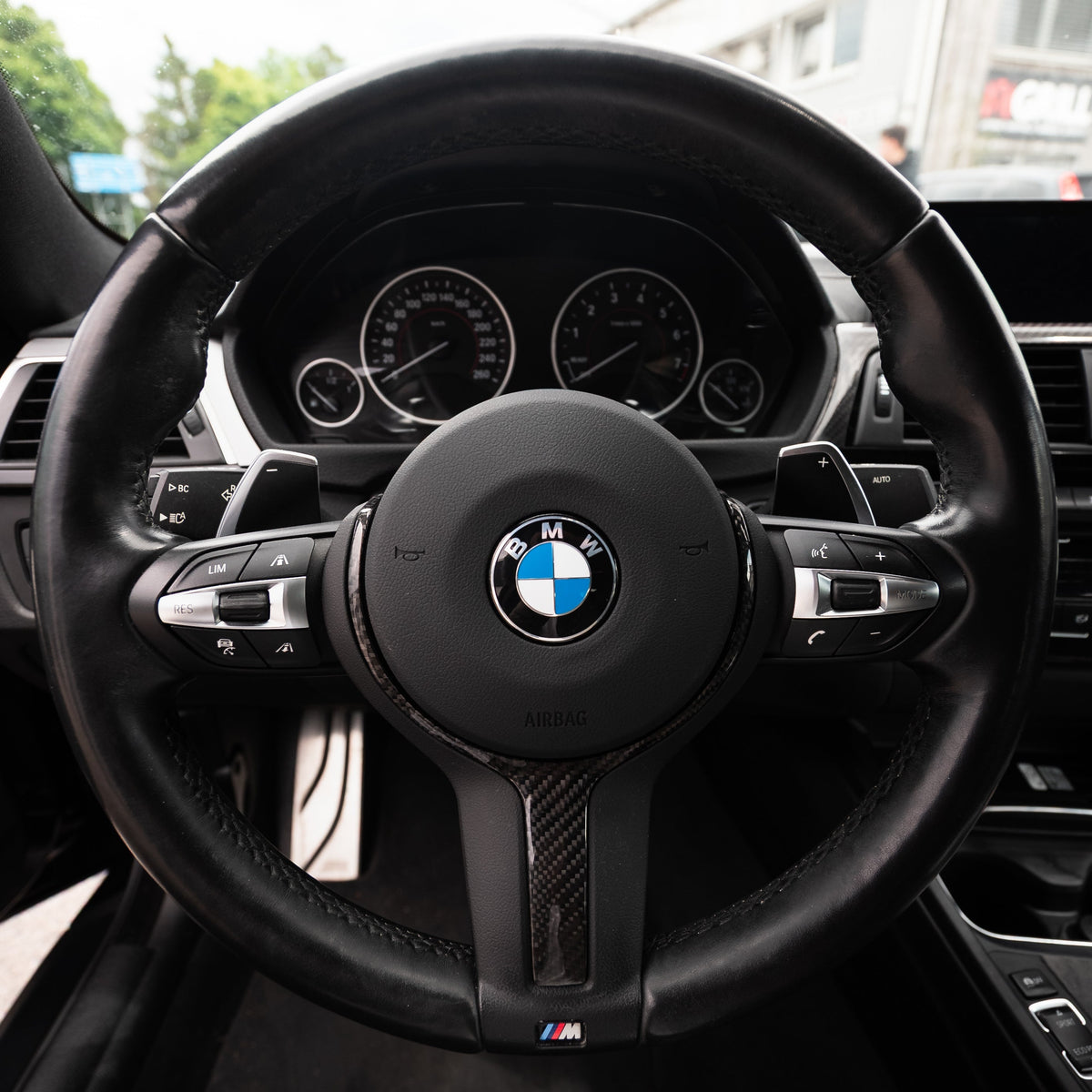 Carbonheld Carbon Lenkradblende – BMW F-Serie M Sport