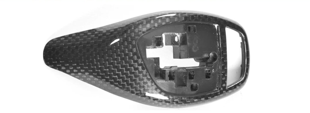 Carbonheld Carbon Schalthebelabdeckung – BMW 1er (F20) / 2er (F22) / 3er (F30) / 4er (F32) / 5er (F10)