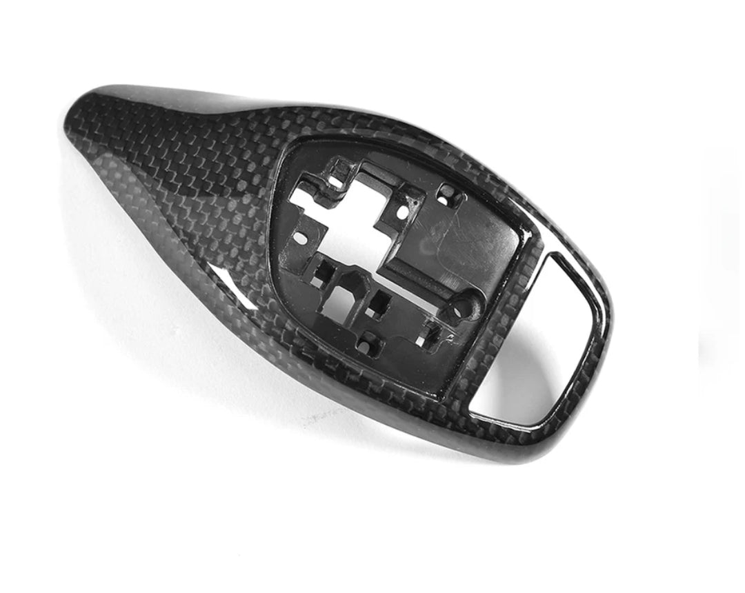 Carbonheld Carbon Schalthebelabdeckung – BMW 1er (F20) / 2er (F22) / 3er (F30) / 4er (F32) / 5er (F10)